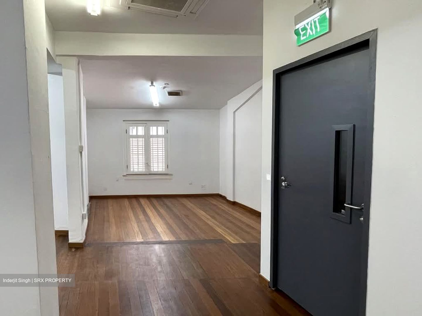 Arab Street (D7), Office #562580111